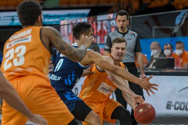 计对方高空 计对方高空